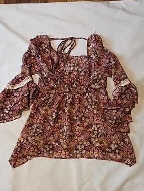Decree Purple Floral Smocked Top EUC Small.